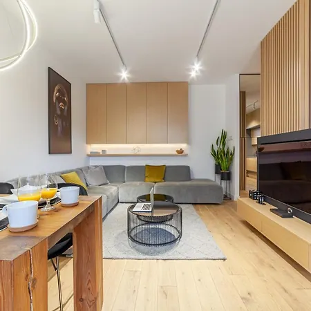 شقة Nad Jeziorem Dlugim Lesna # 28