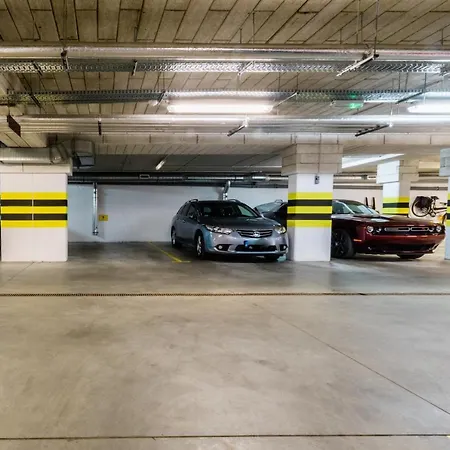 شقة Nad Jeziorem Dlugim Lesna # 28 *