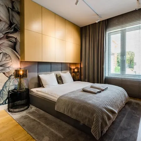 Nad Jeziorem Dlugim Lesna # 28 شقة